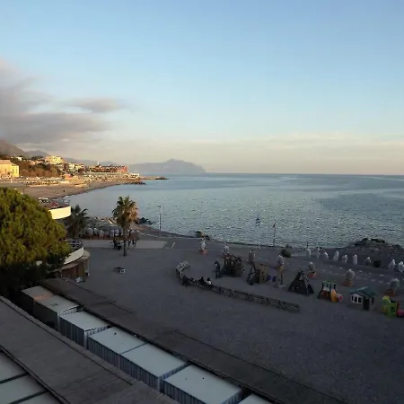 Ferienwohnung Fur 4 Personen Ca 75 M In Genua, Italienische Riviera Italienische Westkuste Genova